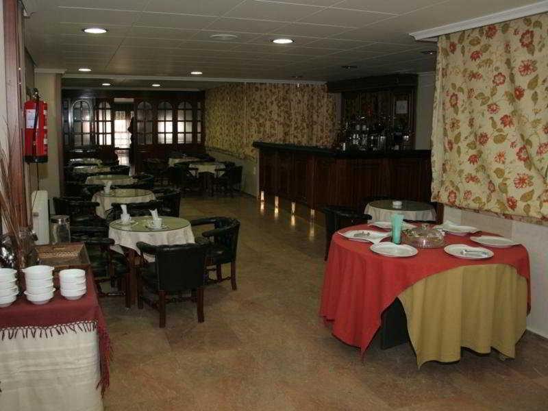 Oyo Hotel Francabel Cuenca  Restaurant foto